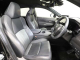 ゆったり室内で運転もしやすいです♪使い勝手の良い配置も考えられています!!