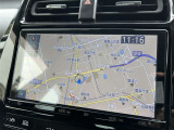 映像の鮮明なフルセグ対応の純正メモリーナビ。目的地まで道案内をしてくれるので安心して出かけられます。
