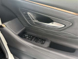 運転席のパワーシートはメモリー機能付き