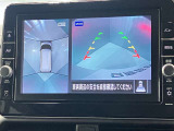 【アラウンドビューモニター】車を上から見下ろしているかのような映像で周囲の状況がひと目で確認、狭い駐車場に駐車するときも安心です♪