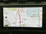 見やすい地図表示で、初めての道でも安心です。渋滞情報もリアルタイムで確認でき、スムーズな移動をサポートします。運転に集中できる環境です。