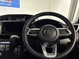 使いやすく運転しやすいレイアウトの運転席周り。