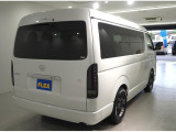【新車/ハイエースワゴンGL/オリジナル内装架装familia】使い勝手の良いハーフベッドキッド【全国納車可能】