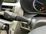 雨の日も安心。操作しやすいワイパーレバーで、視界をクリアに保ち、安全な運転をサポートします。