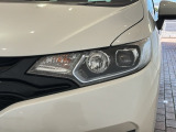 LEDヘッドライトは、点灯の瞬間から最大光量を発揮し、突然暗くなるトンネルなどでの安定感を高めます。