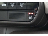 運転席には寒い季節に快適にお過ごしいただけるシートヒーターを装備しています。