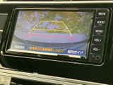 後方確認をサポートするモニター画面。駐車時や狭い道での運転も安心です。安全な運転をサポートする頼もしい機能です。