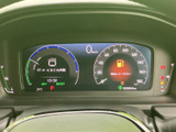 視認性の高いメーターは、運転に必要な情報を一目で確認できます。洗練されたデザインで、運転するたびに心地よい気分を味わえます。夜間も読みやすい照明です。