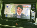 停車中には、地上デジタル放送をお楽しみいただけます。ニュースや番組をチェックして、休憩時間を有効活用しましょう。快適な車内時間を過ごせます。