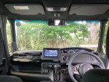 ワイドな視界で運転もしやすくなるように、設計されています。