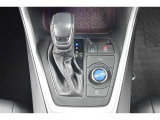 『トヨタ認定中古車』3つの安心を1台にセット!1.徹底した洗浄 2.車両検査証明書つき 3.ロングラン保証つき 全てをクリアした【安心】の証!詳しくスタッフまでお気軽にお問い合わせ下さい。