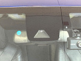 【トヨタセーフティセンス】走行中に前方の車両等を認識し、衝突しそうな時は警報とブレーキで衝突回避と被害軽減をアシスト。より安全にドライブをお楽しみいただけます。