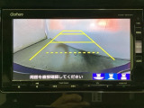 バックでの車庫入れも安心です! リアカメラが付いているバックモニター付のナビを装備しております。操作線もついており距離感も画面から確認できます。