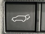 【パワーバックドア】スマートキーや運転席のボタンを押すだけでリアゲートが自動で開閉します!荷物を持っている時や、高い位置にあるバックドアを閉める際に便利な機能です♪