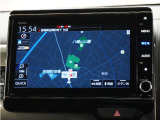 純正8インチプレミアムインターナビ(VXU-227NBi)&バックカメラが装備されているので、普段の使い勝手もロングドライブも快適です。