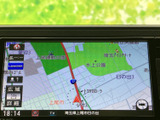 見やすい地図表示で、目的地までスムーズに案内。初めての道でも安心して運転できます。旅の計画もより楽しくなりますね。