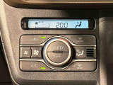 車内空調は&rdquo;AUTOエアコン&rdquo;にお任せ。運転に集中出来ますよ!