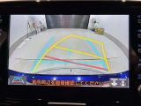ステアリングと連動したガイド機能付きリヤモニターを装備しております。