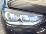 ●LEDヘッドライト:夜間走行時も良好な視界を確保し安心して運転できる高輝度LEDヘッドライトを装備!点灯速度が早く、消費電力も抑えられています。
