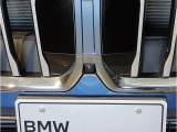 【キドニーグリル】BMWは約90年もの間、ほぼ全ての車両にひと目でBMWだと分かるこの特徴的なフロントグリルが備えられ、デザイン・アイコンとして親しまれてきました。