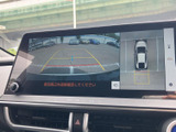 バックカメラの映像が鮮明に表示され、狭い場所での駐車も安心。安全な運転をサポートする頼もしい機能です。