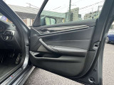 認定中古車は全車、24時間365日のロードサービスアシスタンス』が付帯します。夜間の万が一のトラブルの際にも対応でき体制が整っておりますのでご安心してお選び頂けます