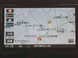空から見下ろすような視点で、スムーズな駐車と安全確認をサポートする「アラウンドビューモニター」付です。