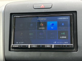 高精細なオーディオ画面で、お気に入りの音楽やラジオを楽しめます。車内での時間をより豊かにしてくれるでしょう。