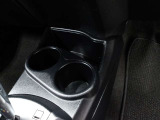 インパネにドリンクホルダーを配置☆飲みたい時にパッと取れる最適な場所に配置♪