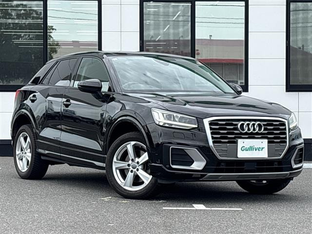 Q2 1.0 TFSI スポーツ 本革シート サンルーフ