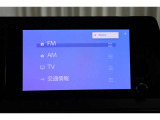ディスプレイオーディオ搭載。スマホと同じ感覚の画面タッチ操作はもちろん、ハンズフリー通話ができるので、運転中でも安心です。