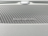 【harman kardon】ハーマンカードンのHi-Fiスペシャリストと共に、モデル別に開発・設計された専用チューニングが臨場感溢れる音響空間を実現しています。
