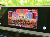 停車中に楽しめるTV機能が搭載。ニュースや番組をチェックして、時間を有効活用できます。待ち時間も快適に過ごせる、便利な機能です。
