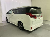 60項目5000部品が対象のトヨタディーラー保証だからこその安心。1年間走行距離無制限のロングラン保証付き!