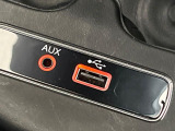 ●USB・AUX接続:お手持ちのミュージックプレーヤーを接続し、車内でお気に入りの音楽を気軽に楽しむことができます♪
