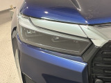 LEDヘッドライトは、点灯の瞬間から最大光量を発揮し、突然暗くなるトンネルなどでの安定感を高めます。