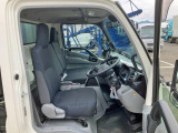 乗車定員は3名です。