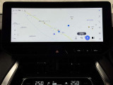 ディスプレイオーディオを装備。スマホとクルマをつなぐことで、これまでのナビに加えて、いろんなサービスが楽しめます。