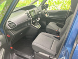 機能的な操作系が、快適な運転をサポートします。シンプルでわかりやすいデザインが特徴的。直感的な操作が可能です。