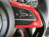 ■本革巻きハンドルはグリップ性も良好です。【ハンドル右側:クルーズコントロールスイッチ】