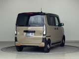 バックカメラが付いているのでバックでの車庫入れも安心です。