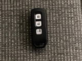 スマートキー付きですからドアロックの開閉およびエンジンスタートが楽々です。電動スライドドアの開け閉めもボタンで操作できます。