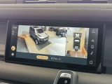 【3Dサラウンドカメラ(360&deg;カメラ)】全方位の死角となる部分や発進時・駐車時・細い路地からの運転などカメラを通してモニターで確認することが可能です。