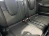 3列目シートも広々。いざという時に便利なスペース。お子様や荷物も安心して乗せられます。多用途に活用できます。