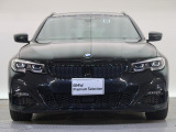 【キドニーグリル】BMWの代名詞。一目見ただけでBMWであると認識できる確固たるアイコンとして存在感を放ちます。