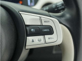 ◆アダプティブクルーズコントロール◆予め設定した車速内でクルマが自動的に加減速。前走車との適切な車間距離を維持しながら追従走行します。【LKAS】車線維持支援システムでステアリング操作を支援。