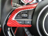 ■本革巻きハンドルはグリップ性も良好です。【ハンドル左側:オーディオコントロールスイッチ】