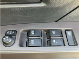 全席パワーウインドです。ドアミラーの格納調整も行えます!