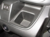 運転席と助手席にはドリンクホルダーがあります。取りやすい位置にありますからドライブも楽しくなりますね!