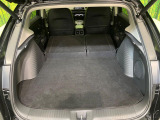 積み下ろしのしやすいデッキにはたっぷりと荷物を積み込んでいただけます。遊びから仕事まで、様々なシーンで頼れます♪
